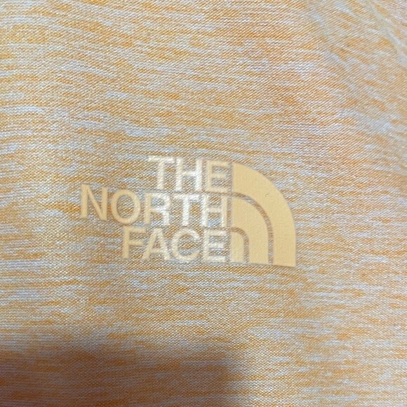 The North Face Women’s 1/4 Zip Top in Orange Sherbet L - Picture 4 of 6